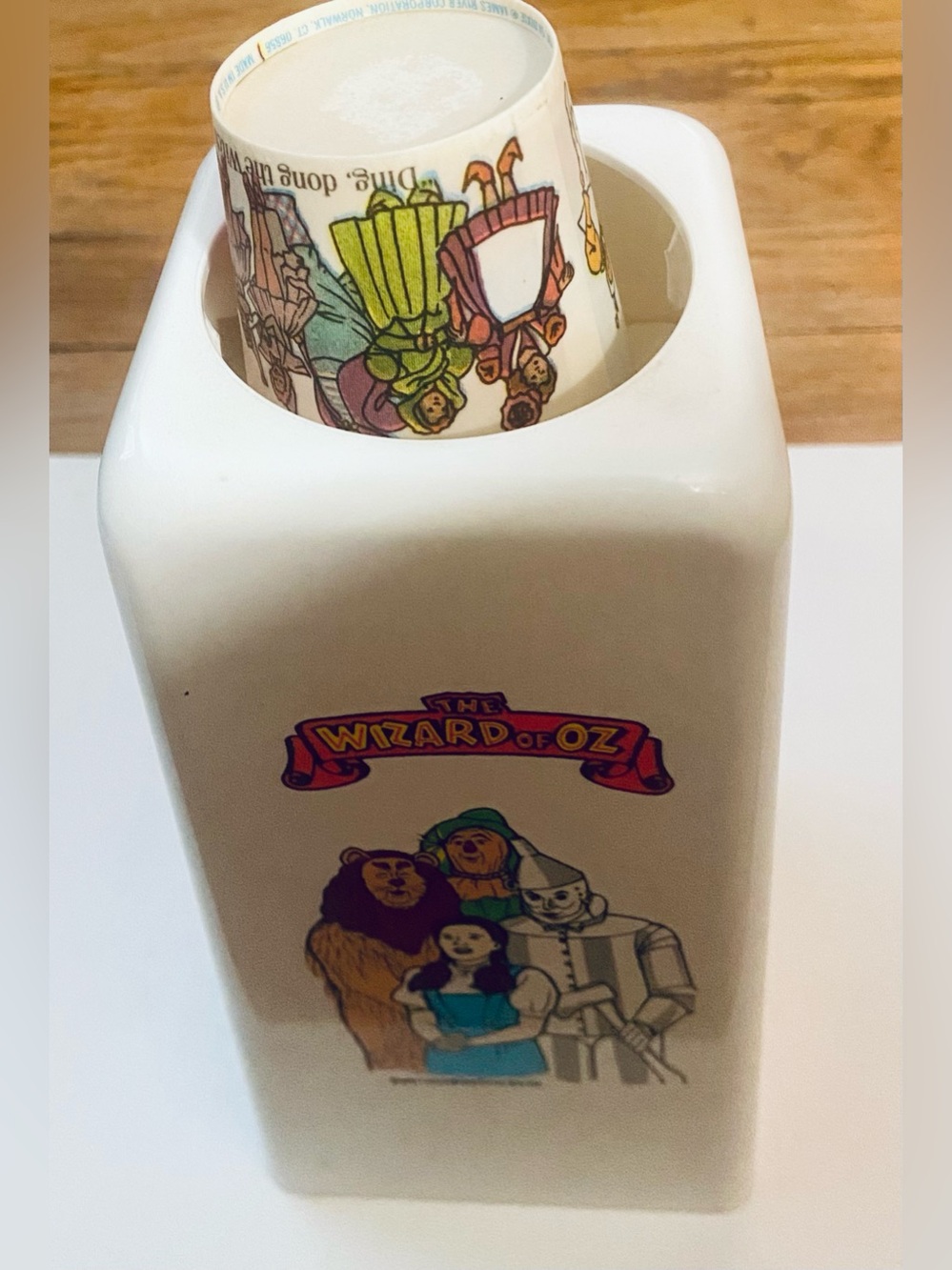 The Wizard of Oz Dixie Cup Dispenser. Used, sold as pictured.